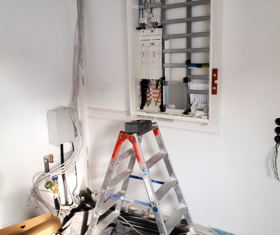 Vollmontage der elektrischen Anlagen