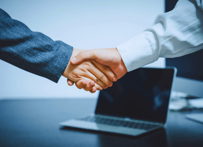 Pourquoi collaborer avec un intermédiaire est-il avantageux ?